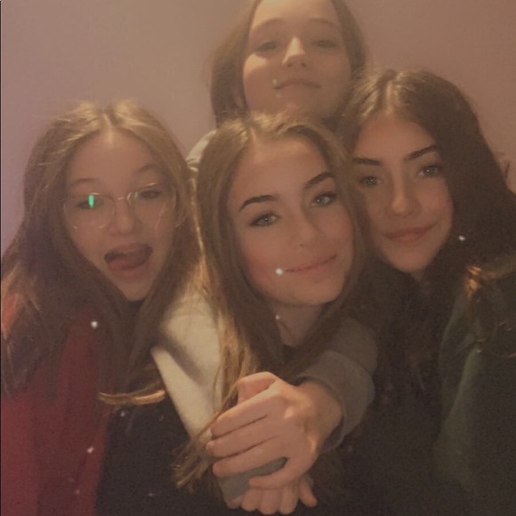 Meet your Posher, Maria - Picture 1 of 1